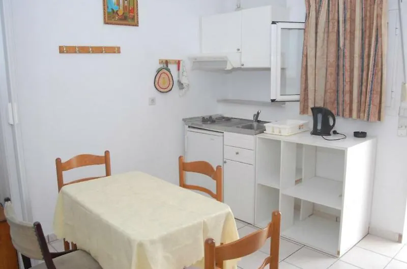 Amazona Apartments And Studios Spartia